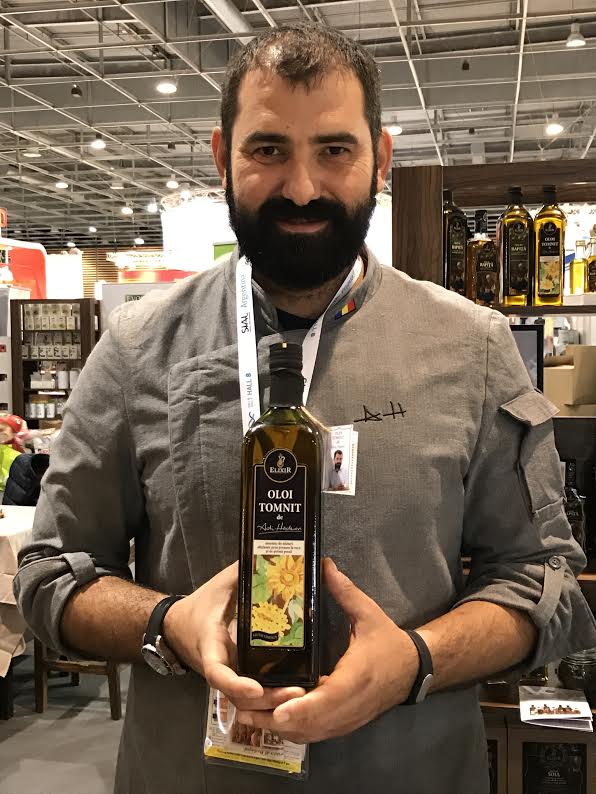 Noul ulei de la Elixir Oloi Tomnit lansat de Adi Hadean