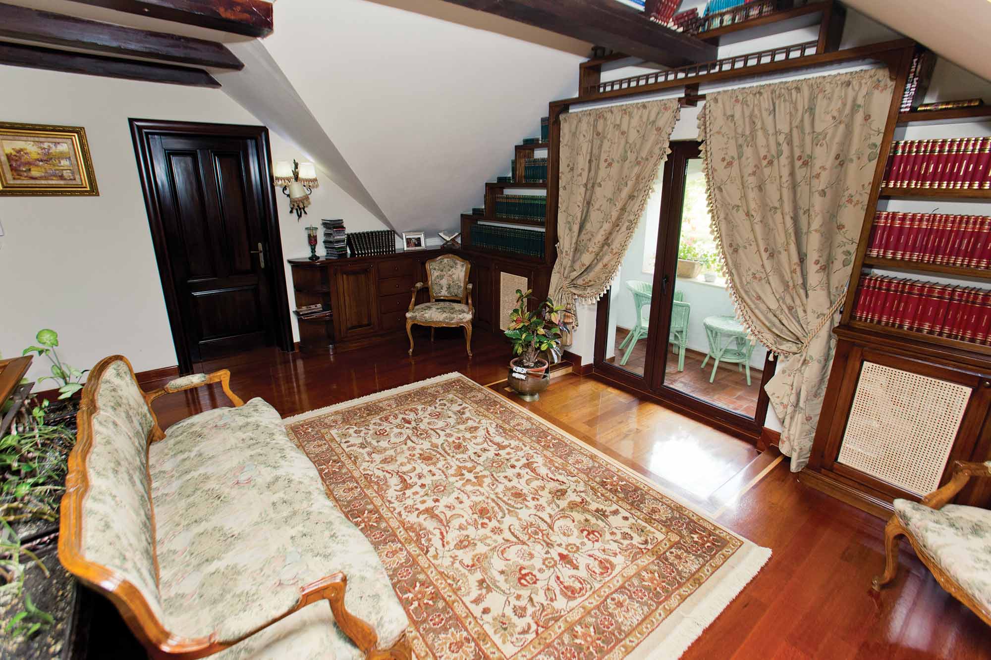 Conacul Malul Alb interior apartament