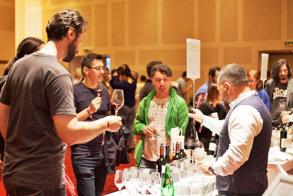 ReVino, 32 de crame prezente