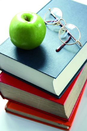carti, mar, ochelari, biblioteca managerului horeca